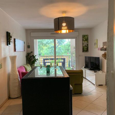 Votre Sejour Cosy A Frejus! Apartment Екстериор снимка